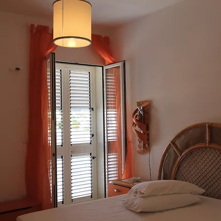 Villa Waterfront Salenthouse Torre Suda Exterior foto